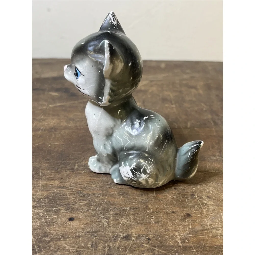 Lot Of 3 Vintage Kitten Cat Figurines Cute Kitsch Sleeping, Yarn, Sitting